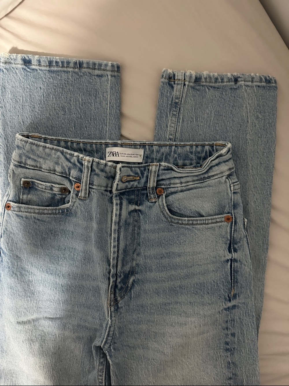 Zara Women Light Wash Blue Straight Jeans Size 2